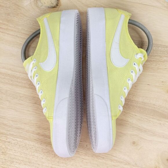 Nike SB Blazer Court Canvas Low Top Sneakers Light Citron Yellow 7.5 CV1658-700‎ main image 7